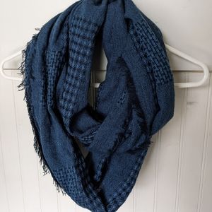 Infinity scarf